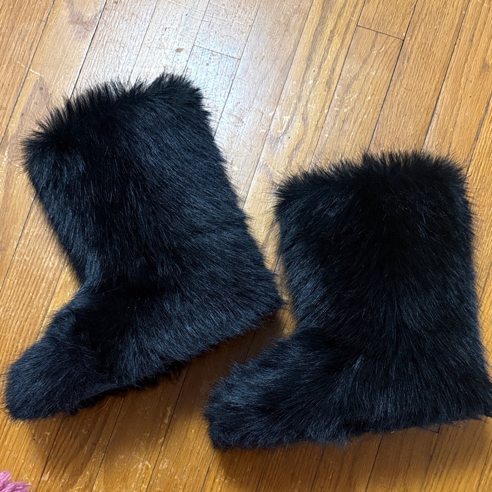 Source Unknown Black Faux Fur Winter Boots - Picture 2 of 13